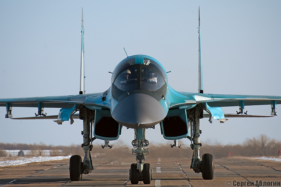 К какой авиации относится самолет су 34. Истребитель-бомбардировщик Су-34. Самолет бомбардировщик Су 34. Су-34 утенок. Самолет утенок Су 34.
